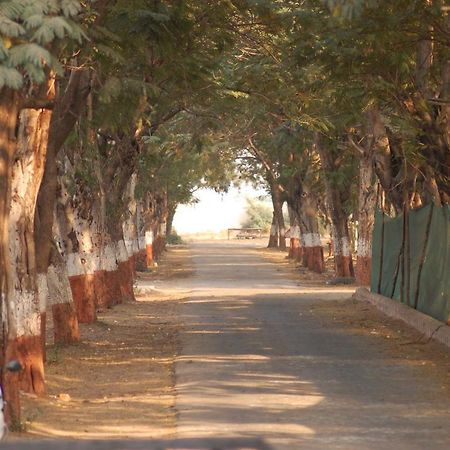 Laxmi Film City Resort Vadodara Exterior photo