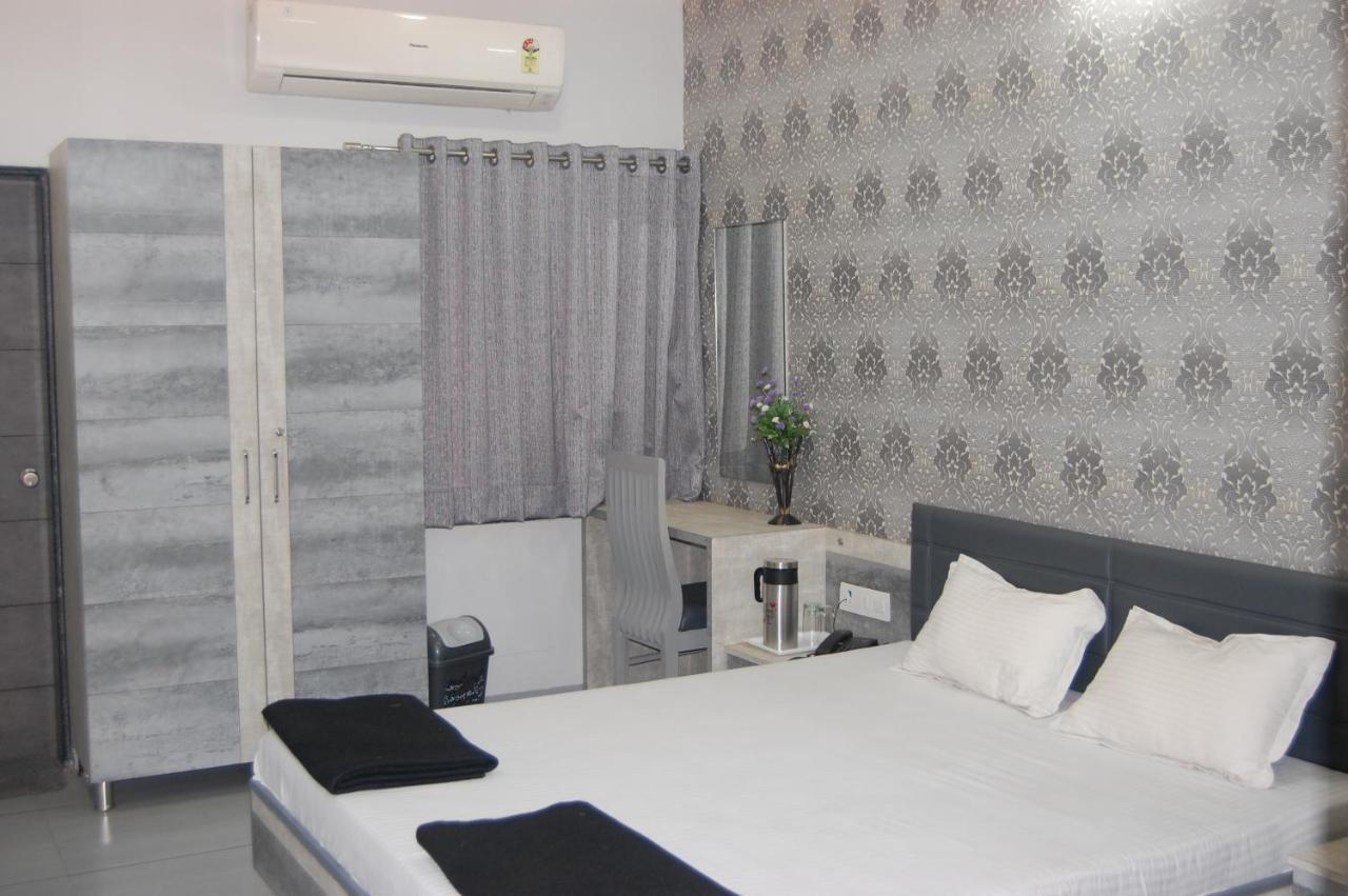 Laxmi Film City Resort Vadodara Exterior photo