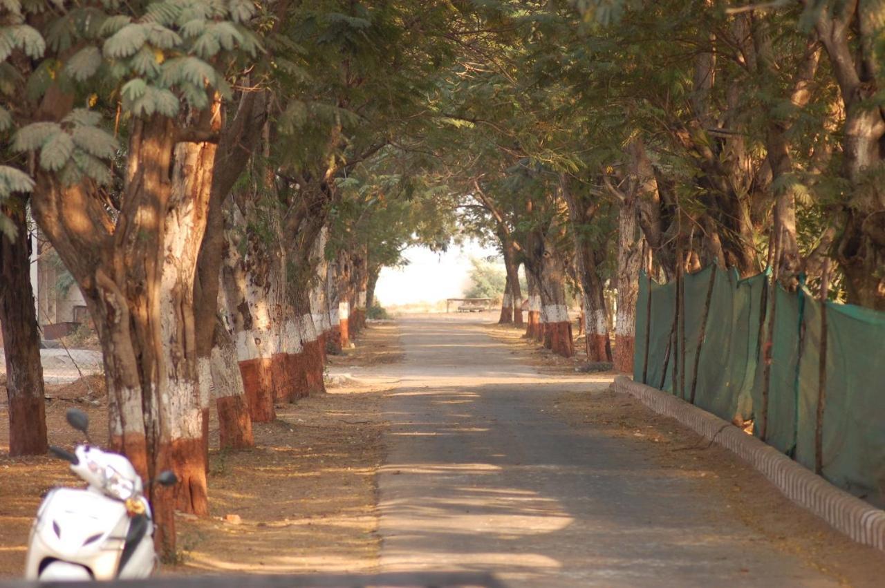 Laxmi Film City Resort Vadodara Exterior photo